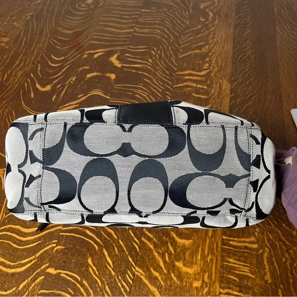 Coach Penelope Cary-all Black and Gray Signature C Shoulder Bag - Picture 4 of 10
